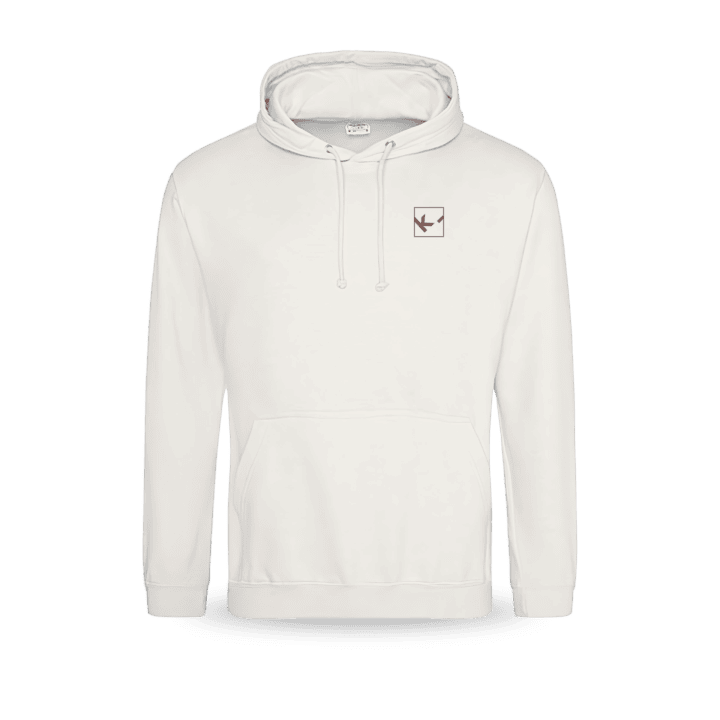 Weißer Hoodie mit Logo auf der Brust.